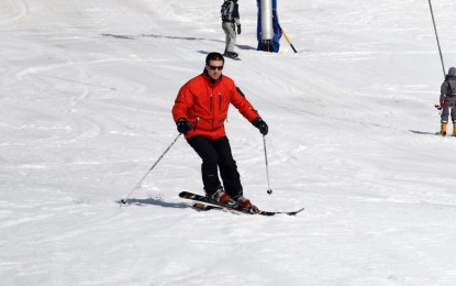 Girar elevando el esquí interior (alternativo a un tiempo)