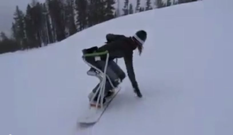 Snowboard adaptado para minusválidos