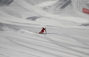 Origone "pisando el freno" ¿Alguien decía que no se puede girar con esquís de 240 cm? Preguntad al "Professore Origone" de Champoluc 2013 copyleft ricardo adarraga  