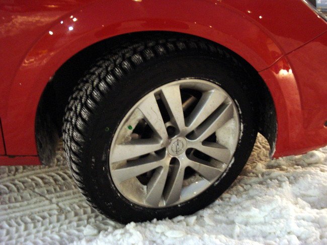 Programa TVE en SnowZone coparando neumáticos de invierno y normales