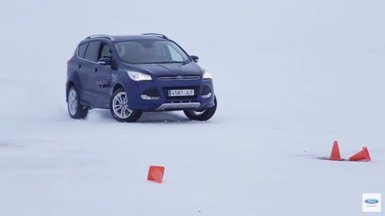 Astún y Ford ofrecen disfrutar de la conducción en la nieve con el nuevo Ford Kuga