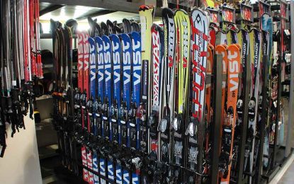 5 preguntas antes de alquilar o comprar tu material de esquí