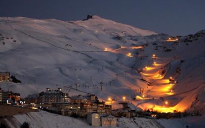 Sierra Nevada estrena este sábado la temporada de esquí nocturno con la iluminación de la pista de El Río