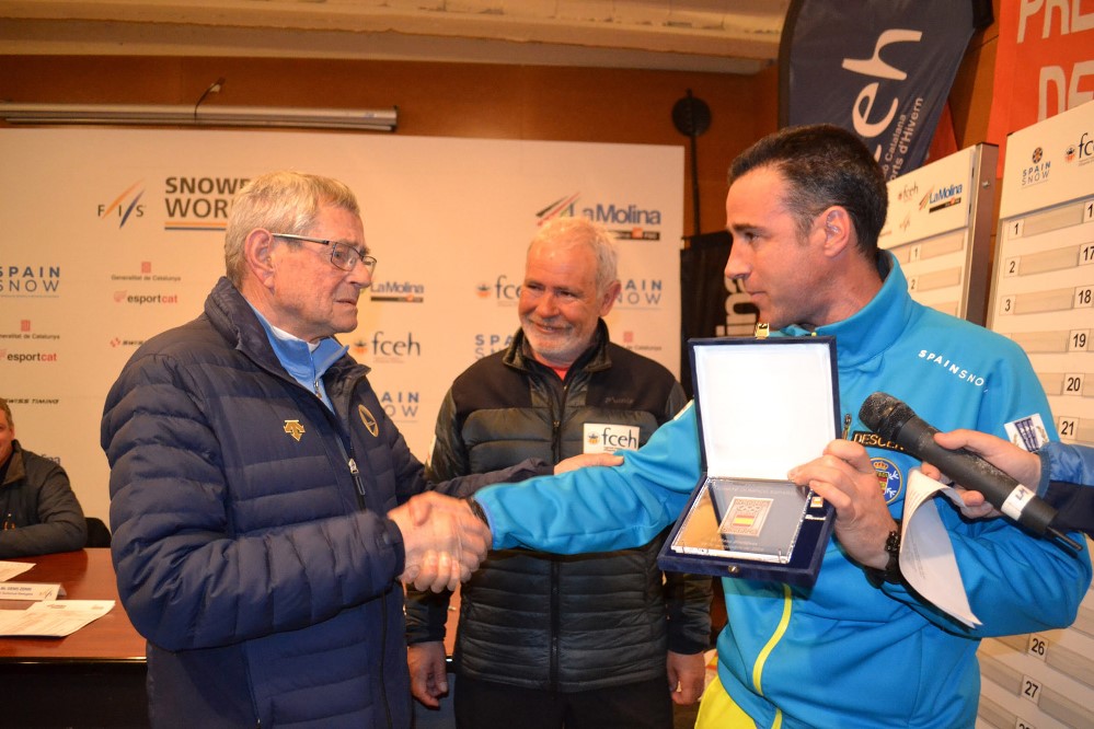 Hans Breitfuss y La Molina Club d’Esports galardonados en el marco de la Copa del Mundo de snowboard cross de La Molina