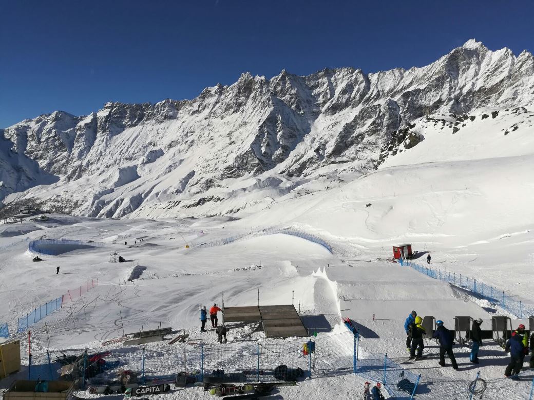 Los riders de snowboard cross, listos para la Copa del Mundo de Cervinia (Italia)