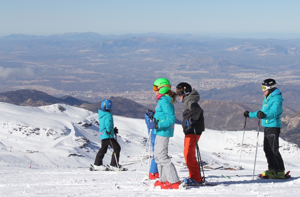 Sierra Nevada abre más de 50 kilómetros esquiables en el arranque de la Navidad