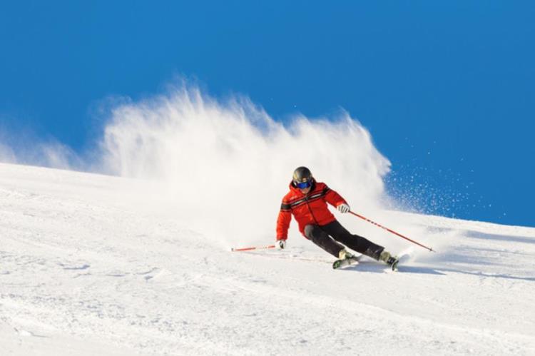 El Día del esquiador aterriza en Candanchú con forfaits a 25 euros para todos los públicos