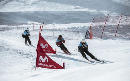 Espectáculo competitivo en la 2ª fase de la Copa de España Movistar de snowboardcross y skicross en  Sierra Nevada