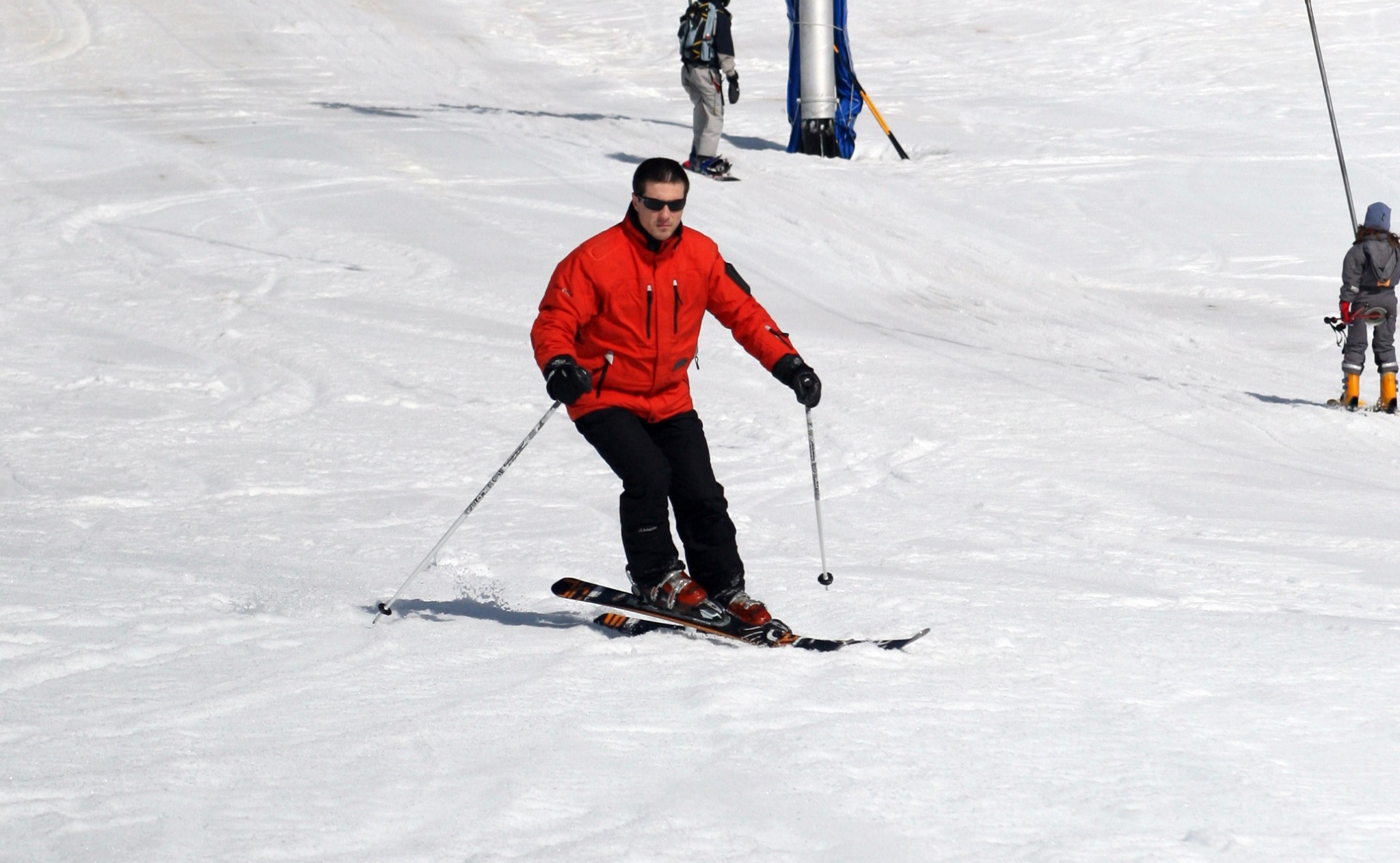 Girar elevando el esquí interior (alternativo a un tiempo)