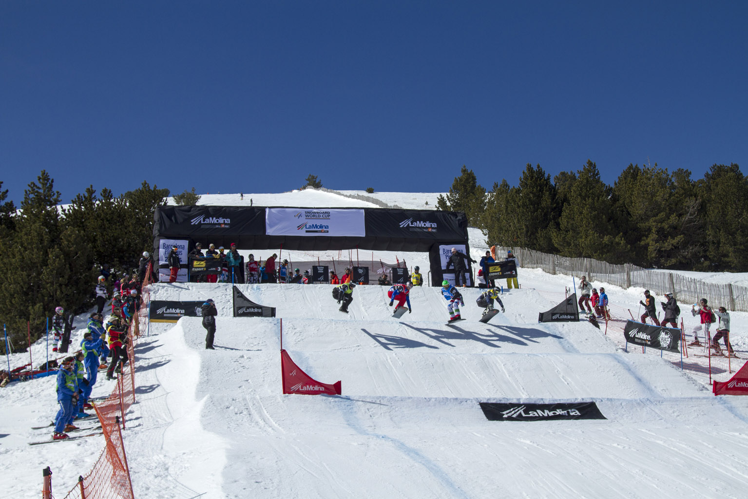 Lucas Eguibar llega a La Molina dispuesto a ganar el circuito de Copa del Mundo snowboard cross FIS