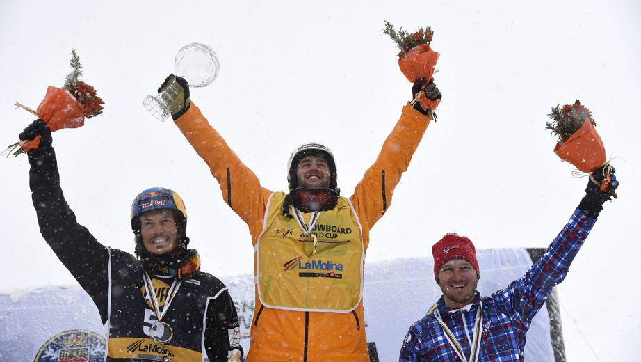 Lucas Eguibar hace historia al proclamarse campeón de la Copa del Mundo de Snowboard cross FIS