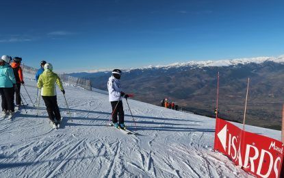 Inicio de la 2a mitad del puente muy concurrida en Masella