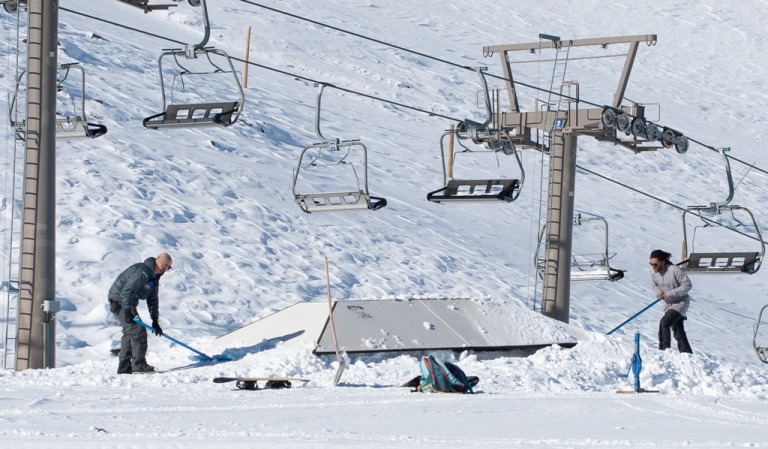 Sierra Nevada: El snowpark Sulayr arranca la temporada con el Miniparque de iniciación y un sector de nivel intermedio
