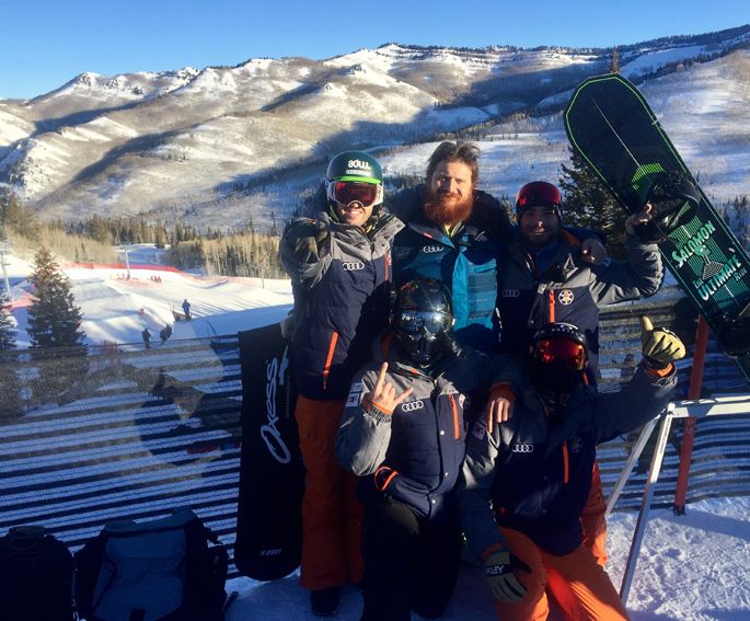 Lucas Eguibar, Regino Hernández y Laro Herrero preparan la Copa del Mundo FIS de snowboard cross en Solitude, Estados Unidos