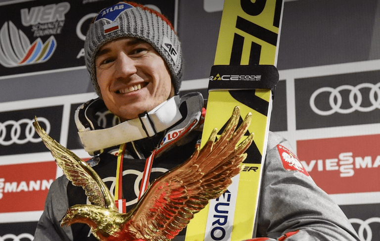 Kamil Stoch triunfa en los 4 trampolines