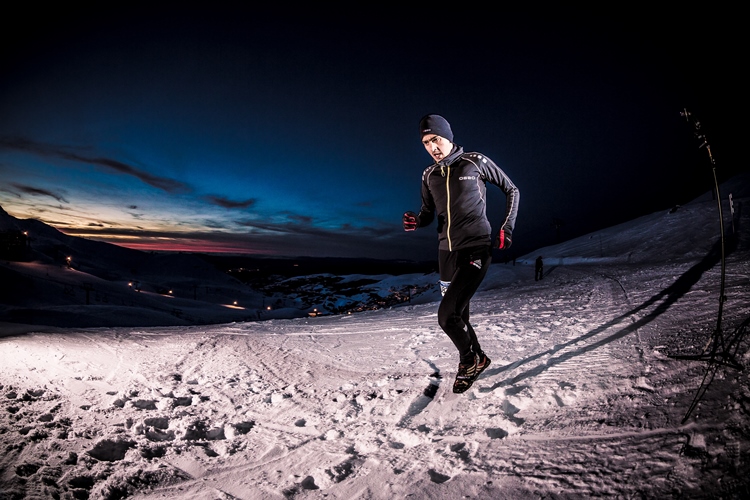 700 corredores sobre nieve se disputan en Sierra Nevada el primer campeonato de España de snow running