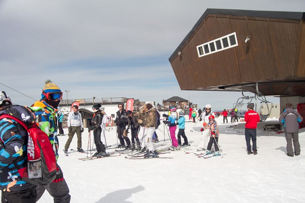 Sierra Nevada abrirá las pistas media hora antes la semana del 20 al 28 de febrero.
