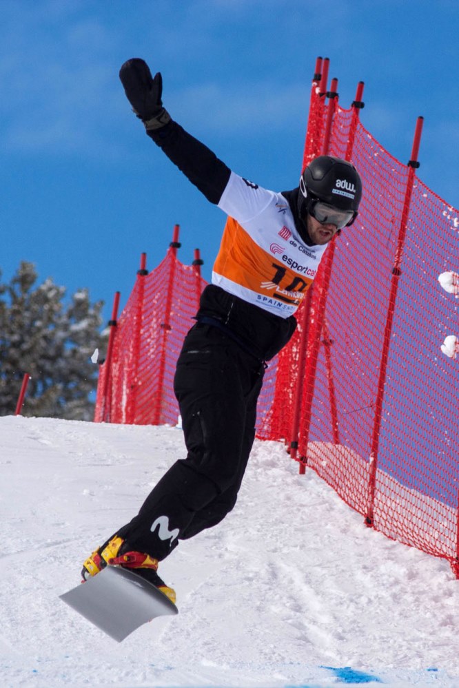Lucas Eguibar clasificado para las finales de la Copa del Mundo de snowboard cross FIS en La Molina