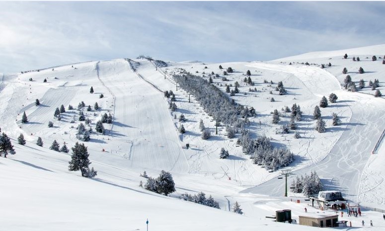 El Grup FGC renueva el convenio con la RFEDI y la promoción del esquí