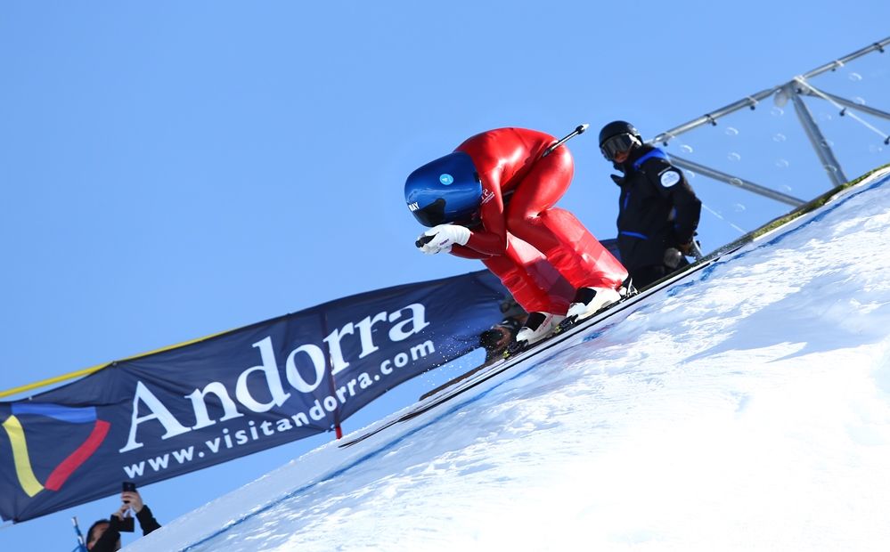 Philippe May roza los 200 km/h y gana la primera copa del mundo de Kl en Grandvalira