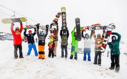 Lucas Eguibar pasa un día en Formigal con riders que trabajan día a día para seguir sus pasos