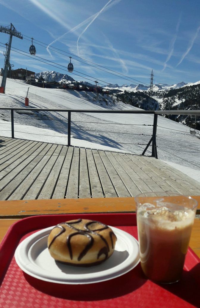 Espléndido inicio de temporada en Baqueira Beret con un fin de semana soleado y la inauguración de la cafetería Bosque