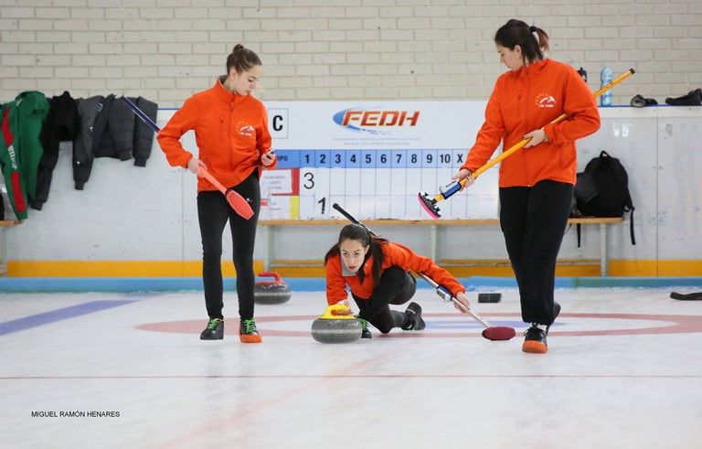 Jaca corona los Campeones masculinos y femeninos del Curling español