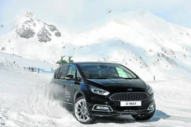 Cursos de conducción en nieve en Astún