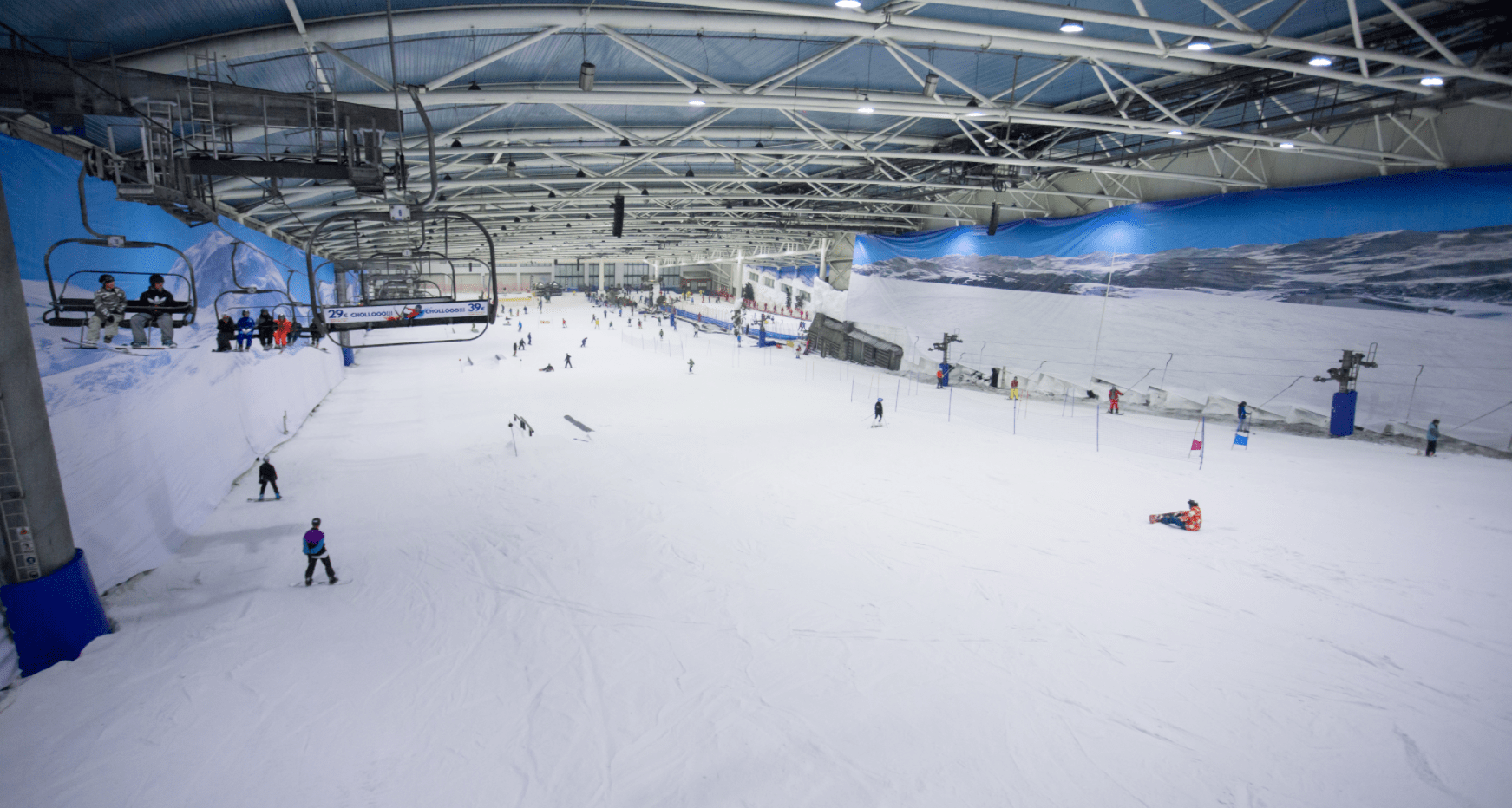 Más de 2000 personas acuden a la fiesta de reinauguración de Madrid SnowZone