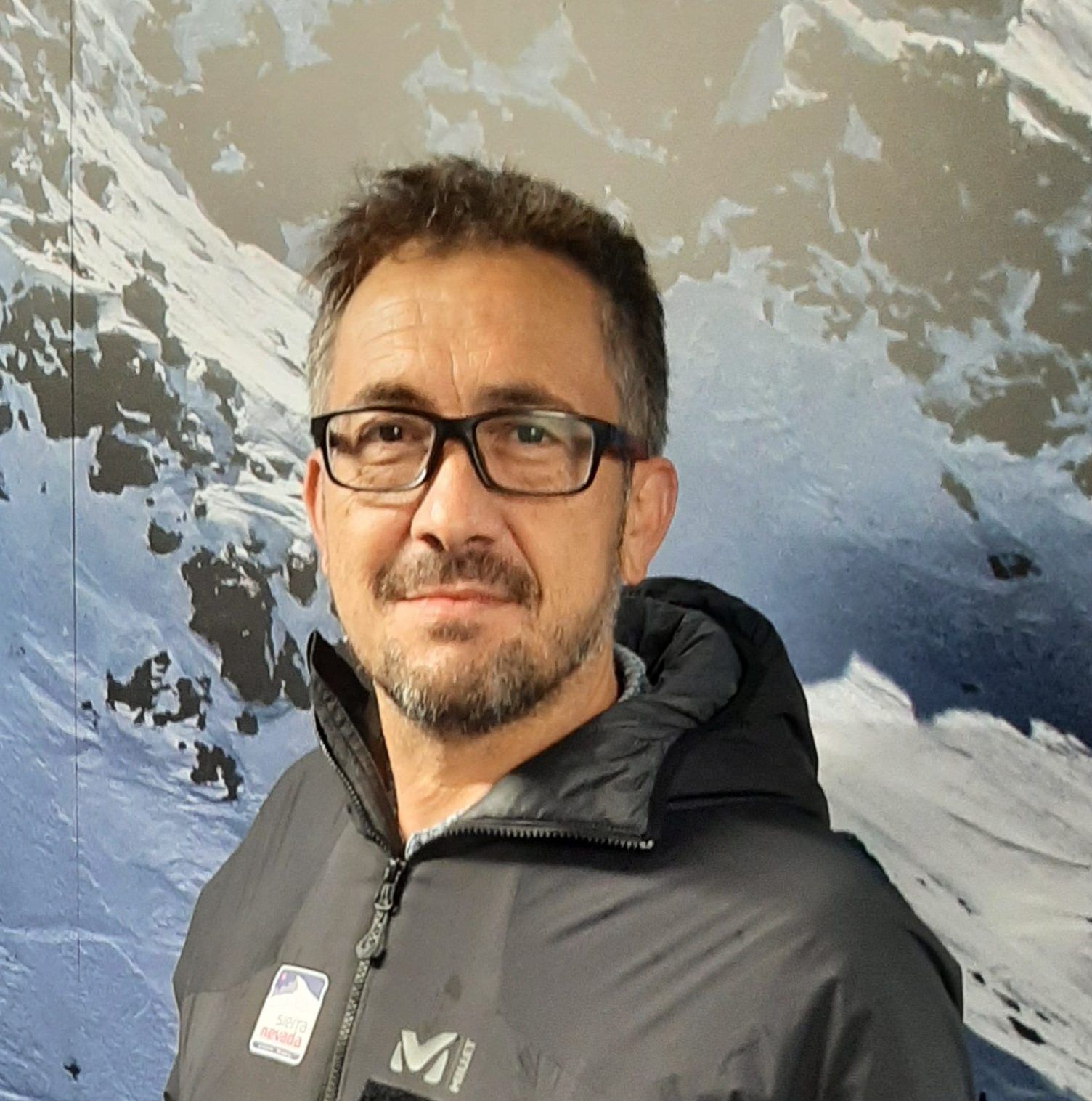 La FIS otorga el “FIS Journalist Award” al director de comunicación de Sierra Nevada, Santiago Sevilla, por su labor de de promoción de los deportes de invierno