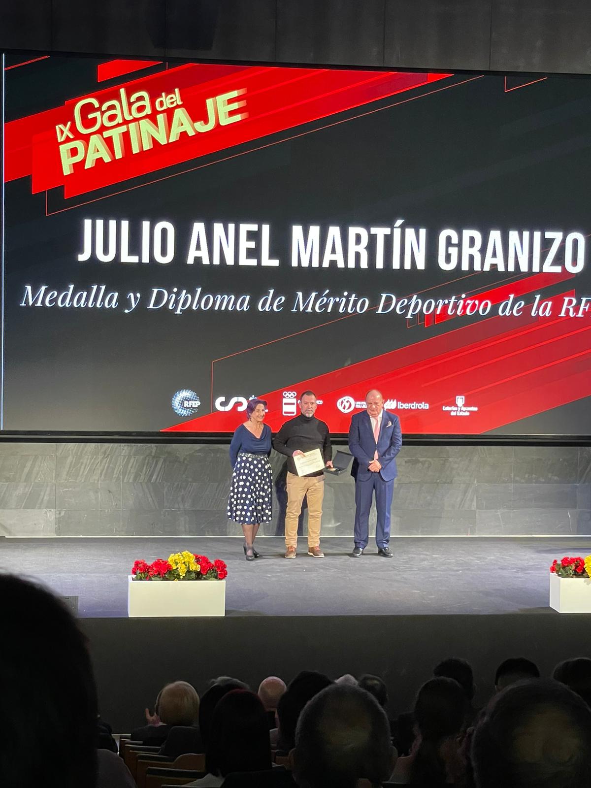 Julio Anel Martín-Granizo galardonado con la medalla y diploma al mérito deportivo de la RFEP