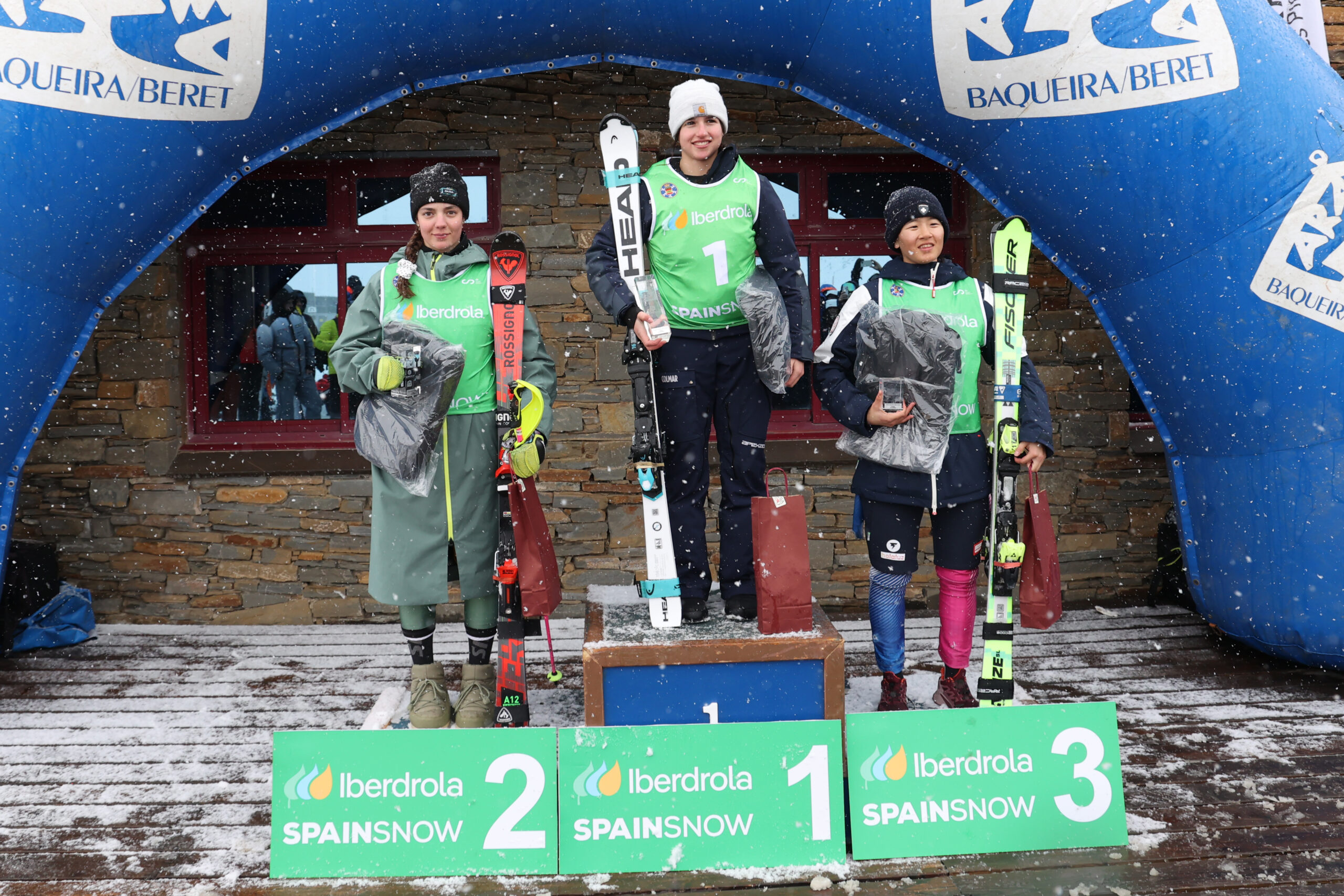 Etna Pou, Marc Ubeira y Max Black reinan el el VI Trofeo FIS Blanca Fernández Ochoa en Baqueira Beret